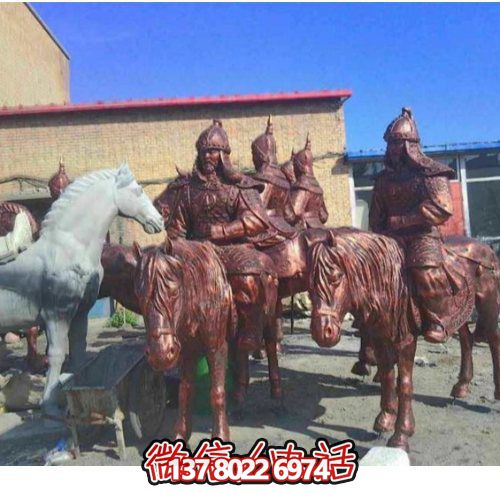巨型騎士馬銅雕塑，點綴景區(qū)廣場