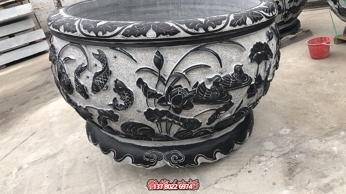 雅致的自然藝術--青石缸荷花浮雕雕塑