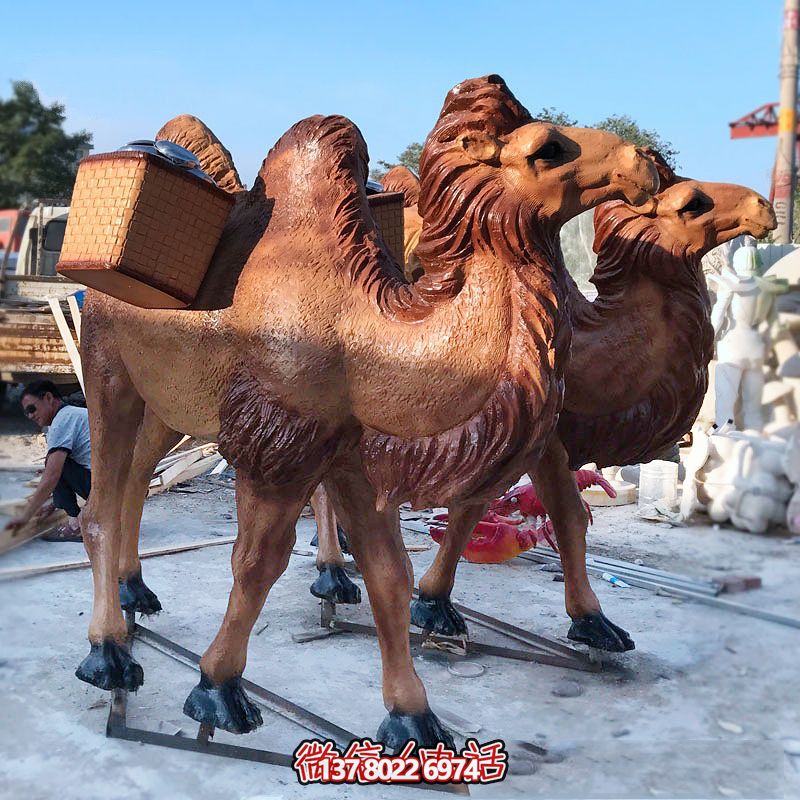 創(chuàng)意駱駝玻璃鋼雕塑裝置 創(chuàng)意駱駝玻璃鋼雕塑裝置