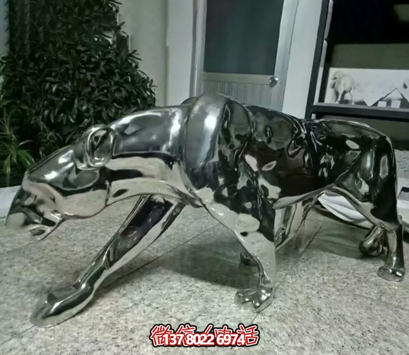 不銹鋼鏡面拋光雕塑——金錢豹行走 不銹鋼鏡面拋光雕塑——金錢豹行走