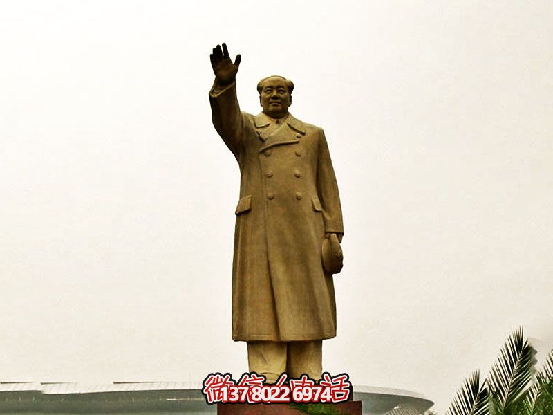毛澤東偉人銅雕揮手，宣揚(yáng)偉大精神！