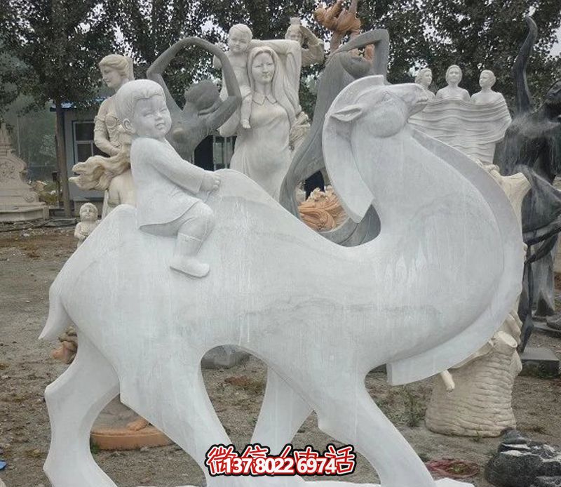 漢白玉駱駝雕塑，點綴公園里的抽象風(fēng)情
