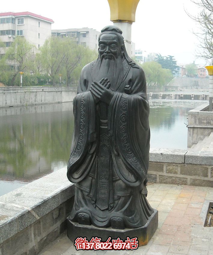歷史名人雕塑，銅像點綴湖邊公園小區