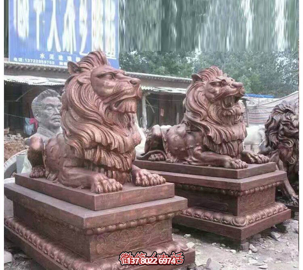 趴窩紅雕獅子仿真雕塑，守護(hù)晚霞鎮(zhèn)宅之美
