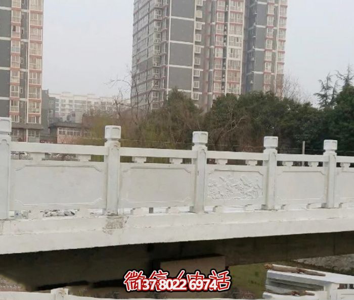 漢白玉鑲嵌欄桿,雕塑點綴美麗小區公園 漢白玉鑲嵌欄桿,雕塑點綴美麗小區公園