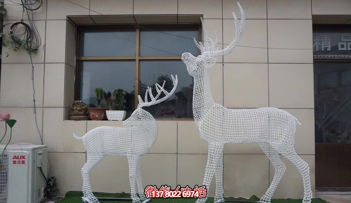 不銹鋼創(chuàng)意戶外草坪鏤空照明梅花鹿雕塑 不銹鋼創(chuàng)意戶外草坪鏤空照明梅花鹿雕塑